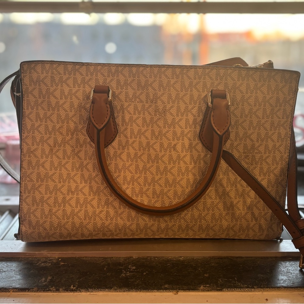 Michael Kors purse